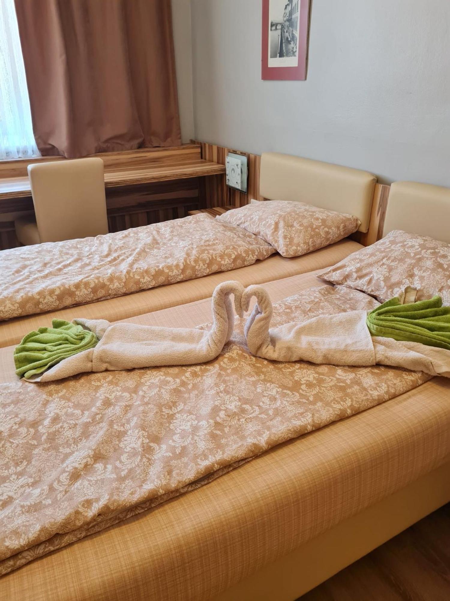 "Am Limes" Hotel Enns Exteriér fotografie